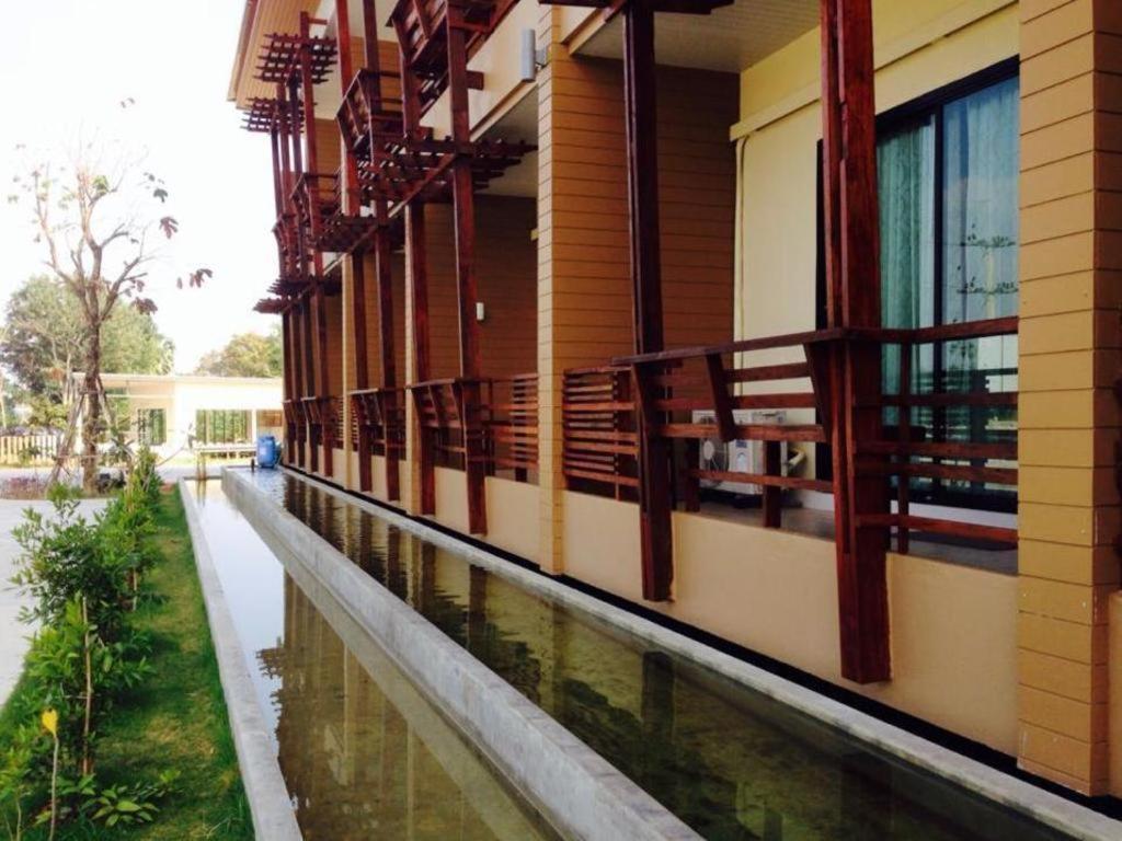 Villa Thiwa Hotel Mukdahan Buitenkant foto